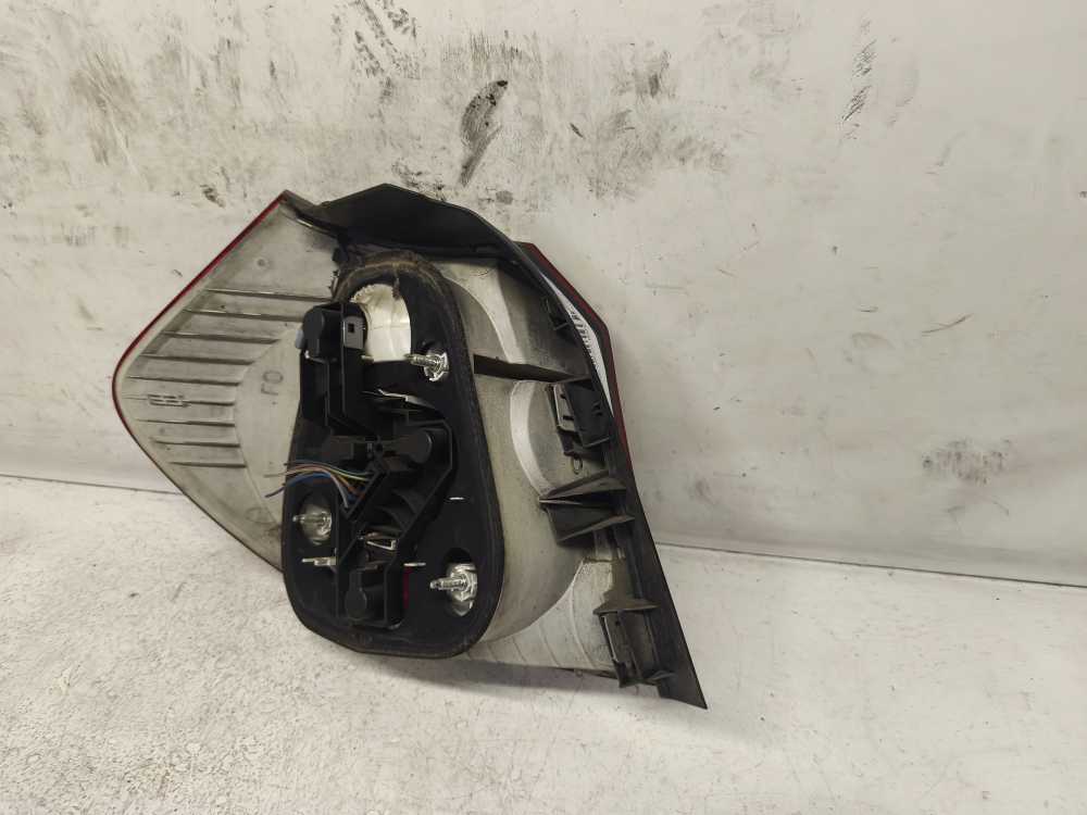 FEU ARRIERE DROIT BMW SERIE 1 - Vue 2